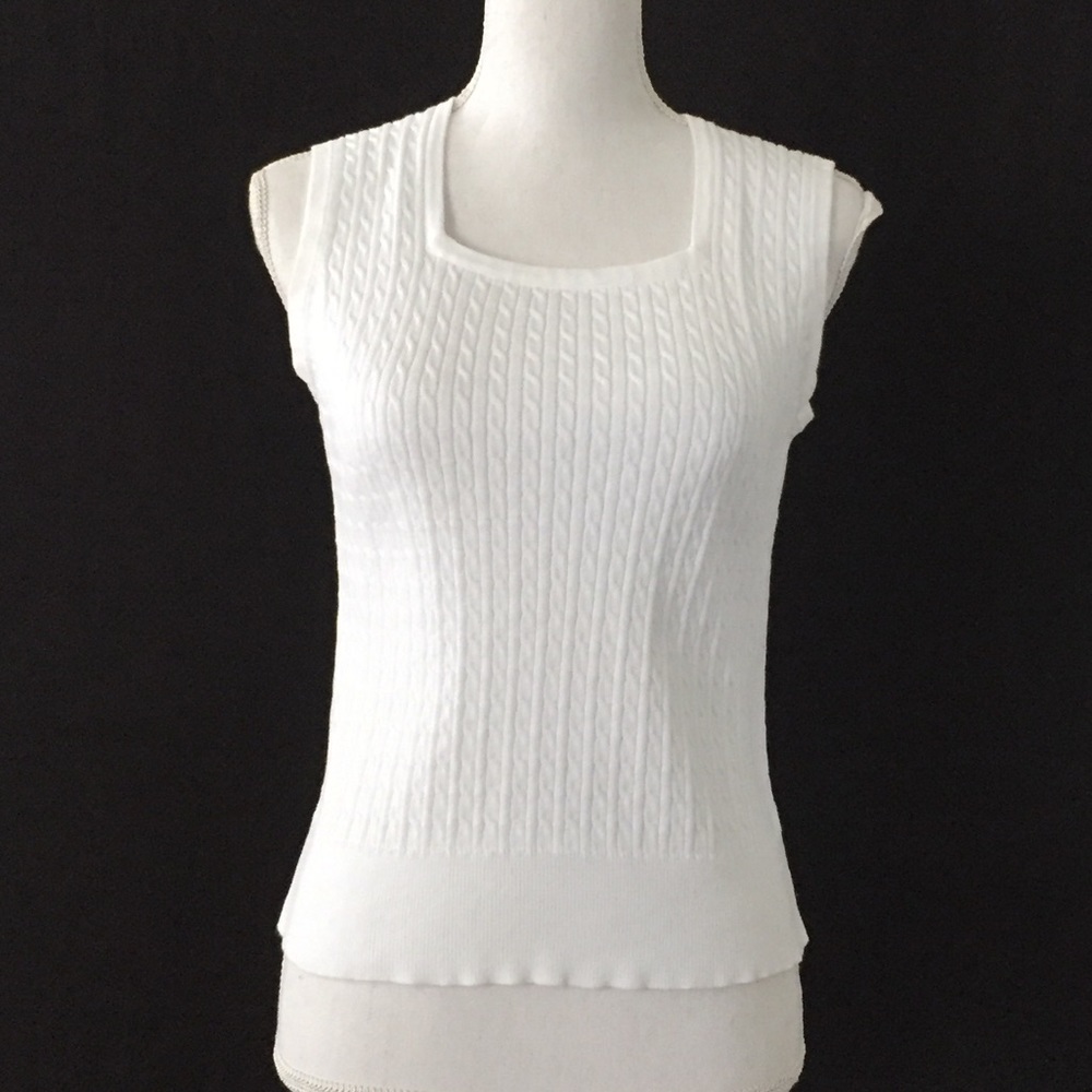 PRESWICK & MOORE White cotton sweater Sz S.  EUC